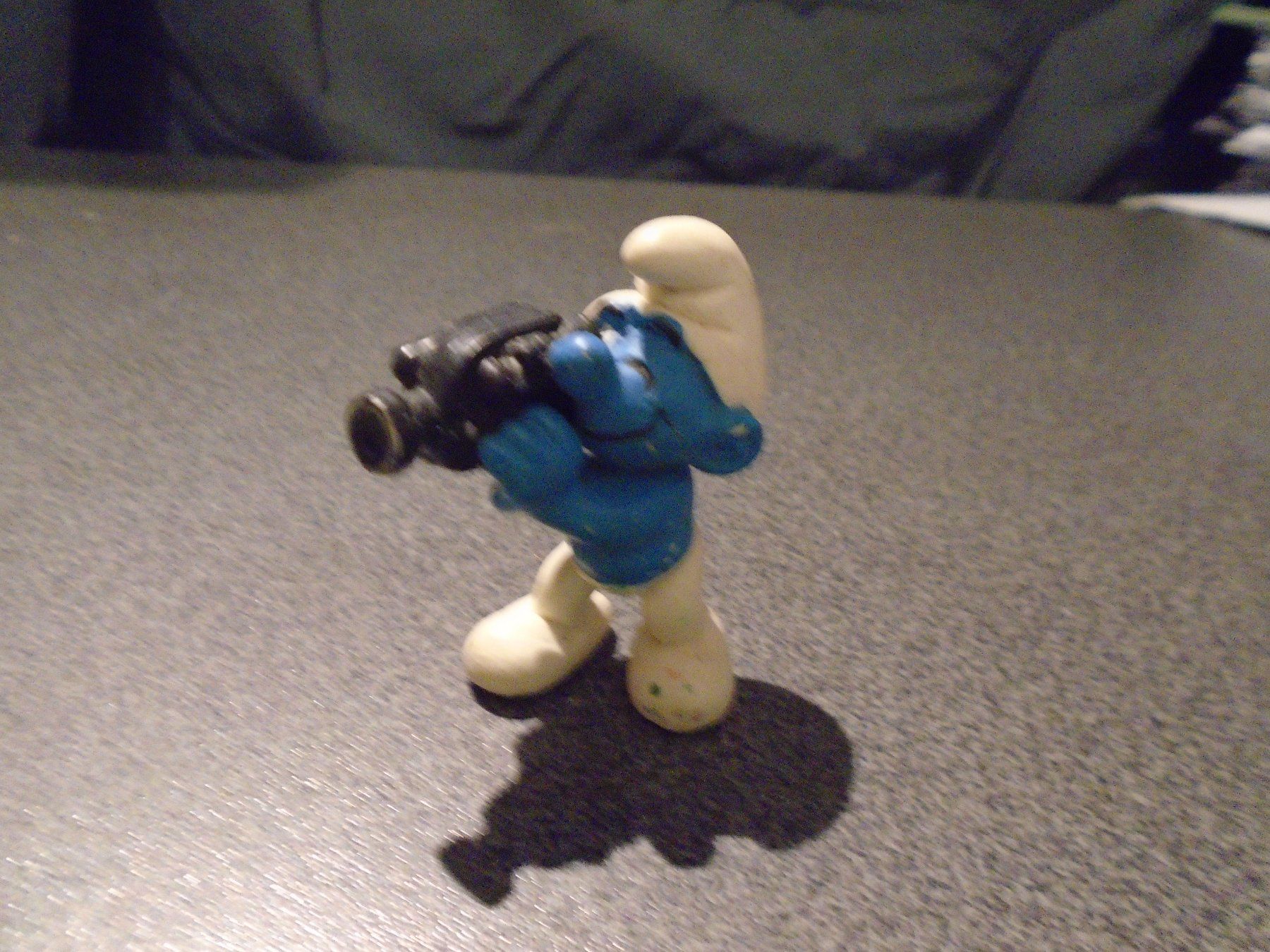 Figuren: Schlumpf mit Filmkamera – Gebraucht aus Zürich von Motzkuh