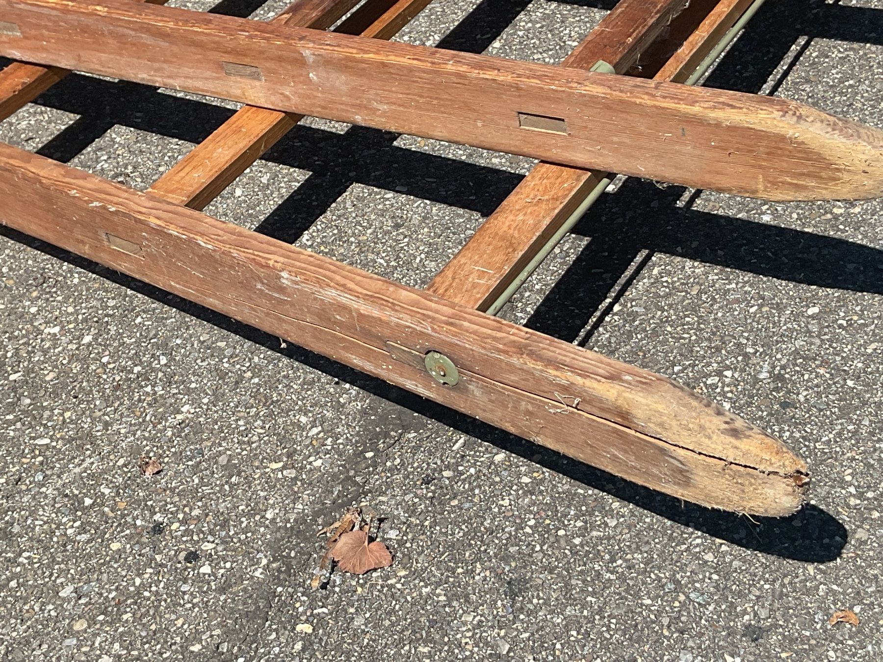 Scale: Grosse Holzleiter inklusive Wandhalterungen ca 5 Meter – Usato da Uster venduto da Hotelliquidation 2