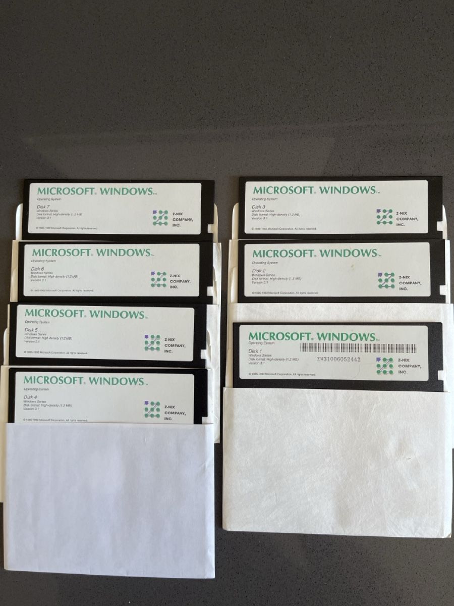 Microsoft Software: Diskettensatz Floppy 5,25” Microsoft Windows 3.1 – Usato da Bern venduto da Meatball