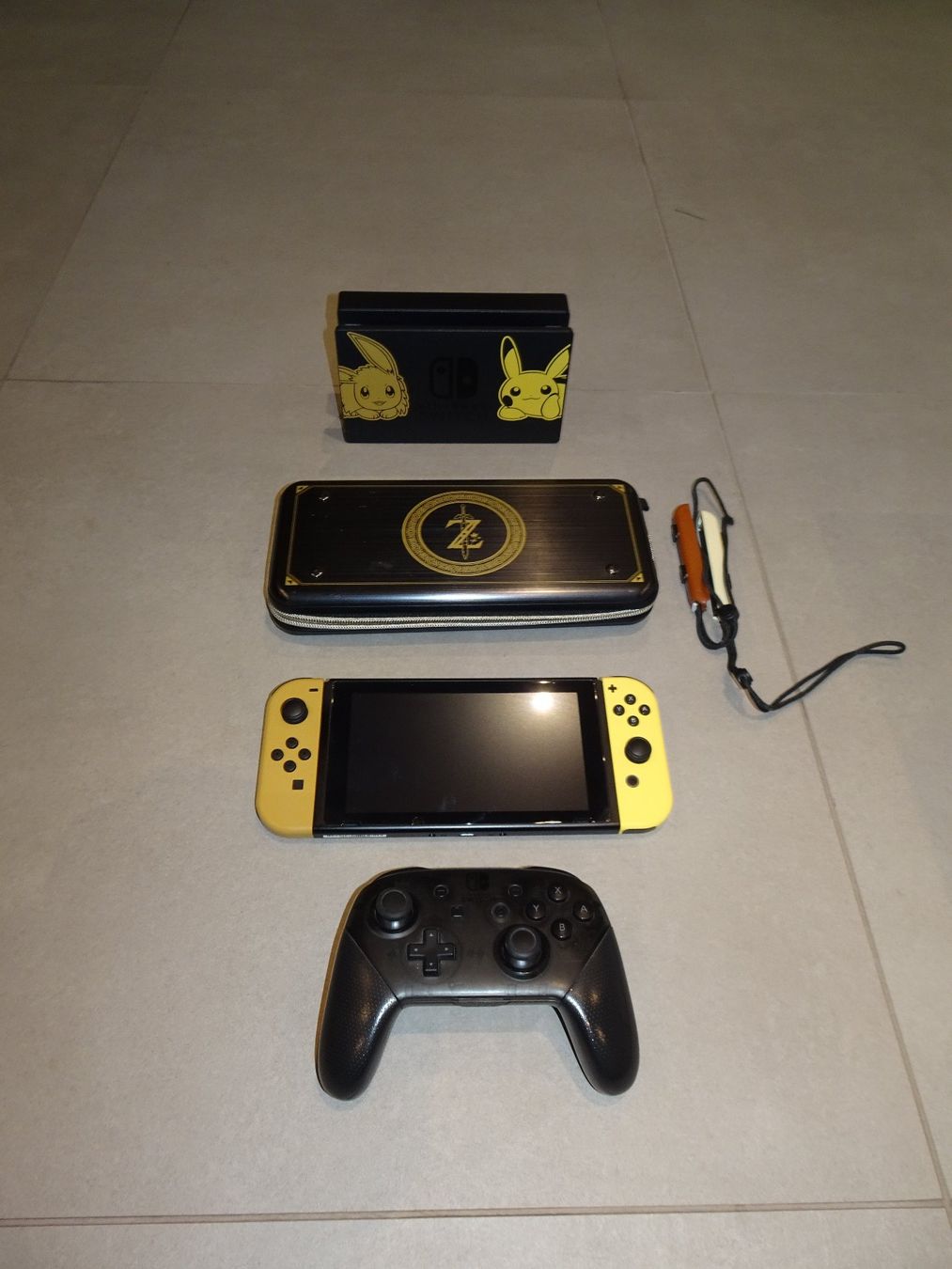 Nintendo Console: Nintendo Switch Konsole Pokémon Let's Go Edition – Usato da Bern venduto da Maronn 2
