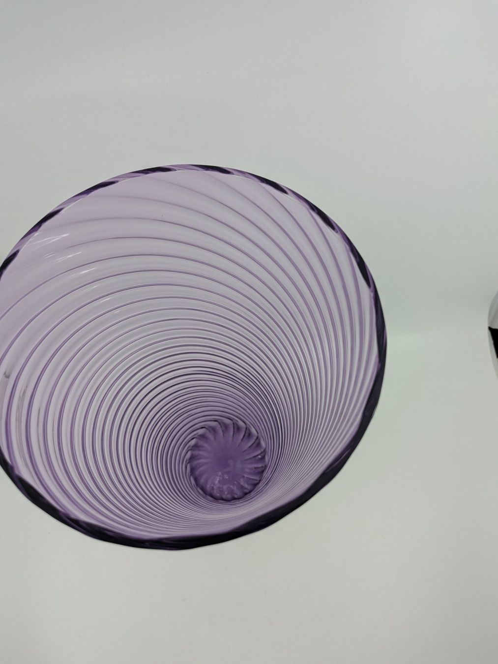 Vasi & Recipienti: Vase, Glasvase lila – Usato da Emmen venduto da magelan 3