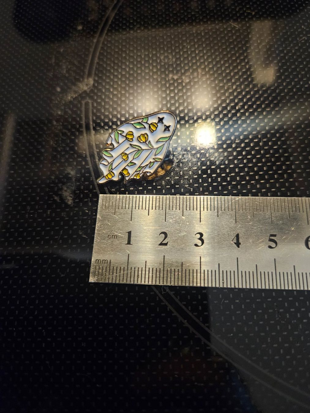 Plaketten & Abzeichen: Blumen Geist - Pin Badge Anstecker – Gebraucht aus Luzern von Lucan_Valerius