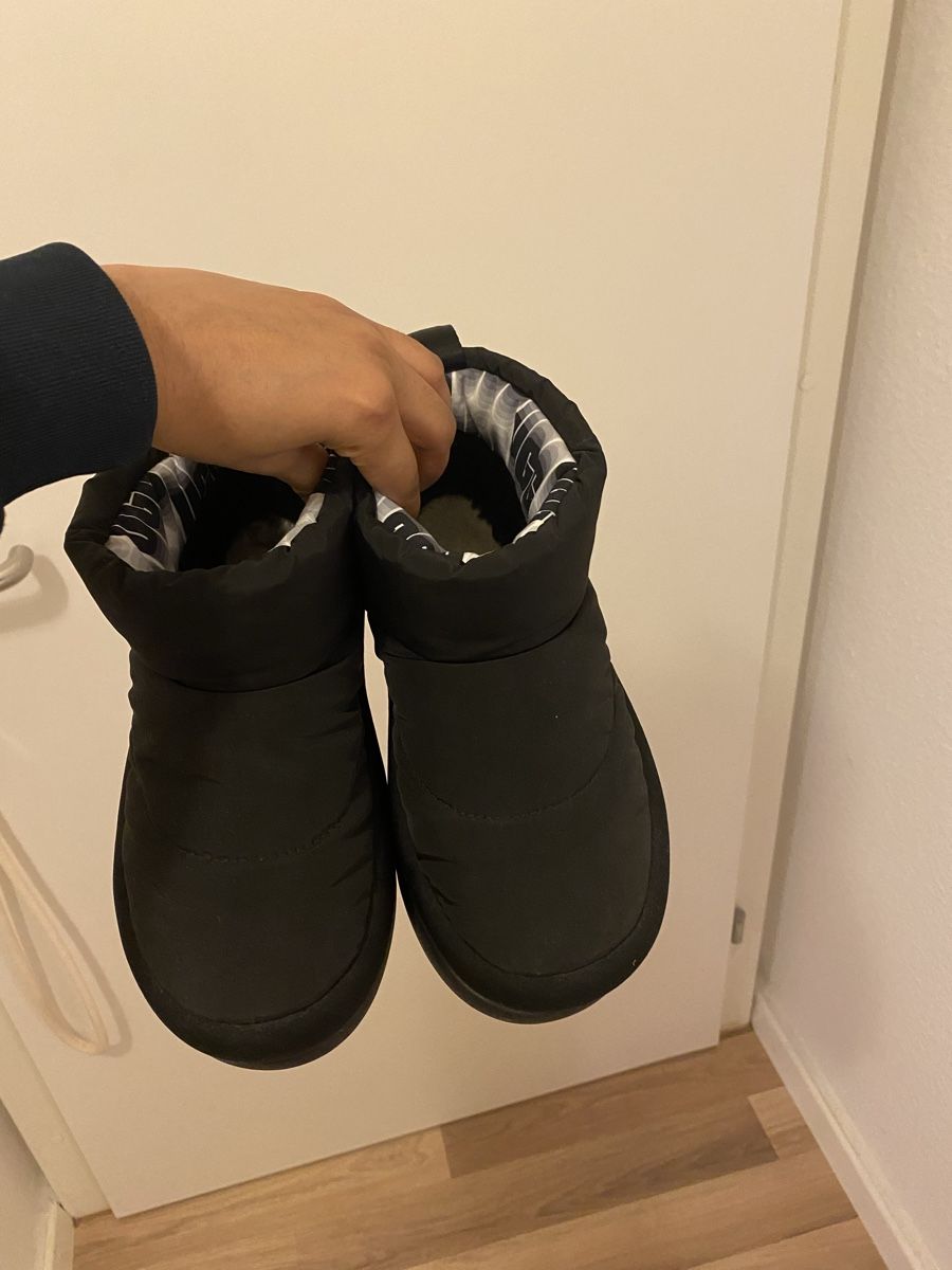 Ugg Damenschuhe: Schwarze classic UGG in Grösse 36, perfektem Zustand – Neu (gemäss Beschreibung) aus Zürich von ten_dhq7 4