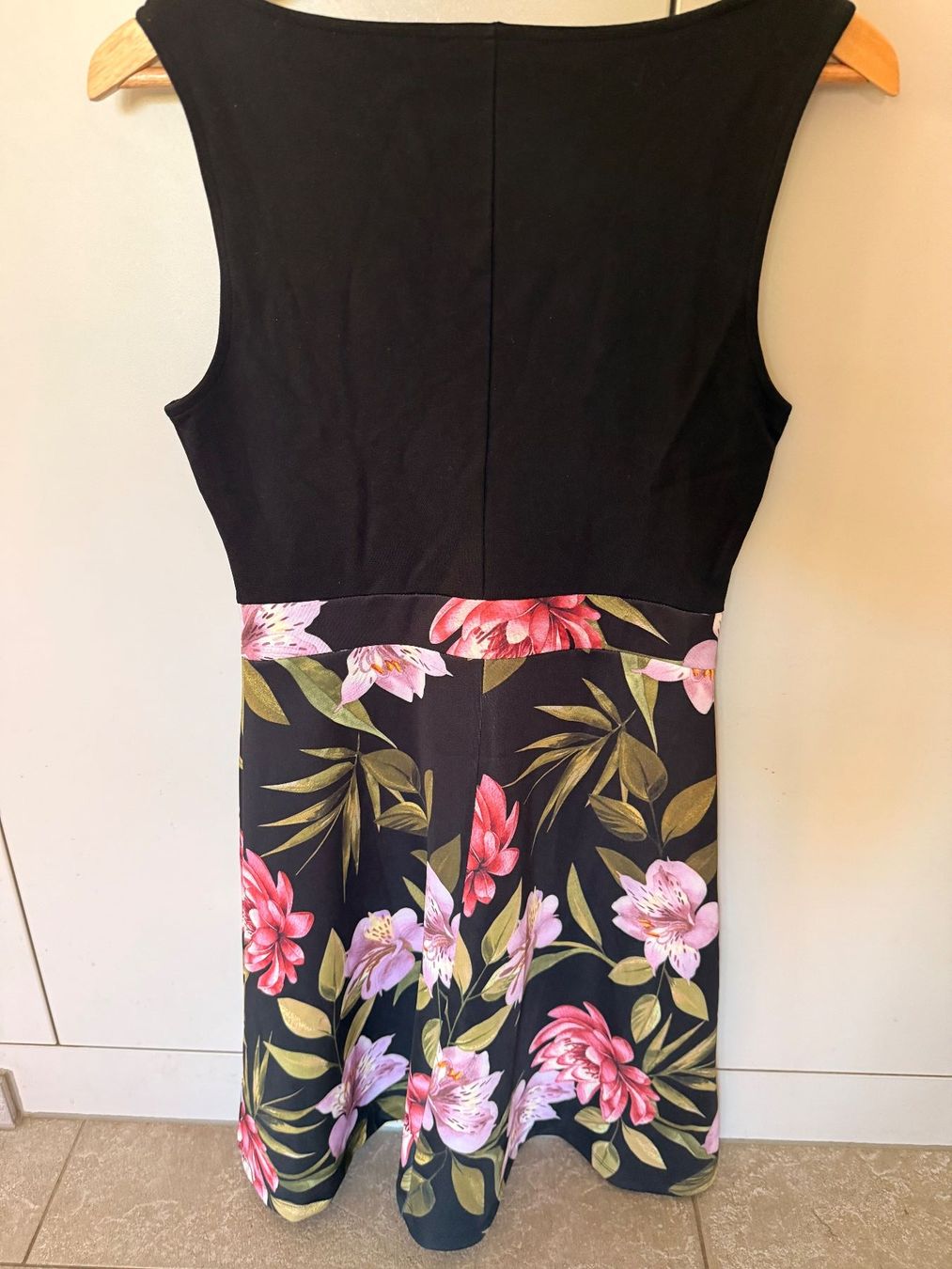 Anna Field Vestiti: Anna Field: Elegantes Sommerkleid mit Blumen- Grösse 38 – Usato da Teufenthal AG venduto da MeineSchatztruhe 2