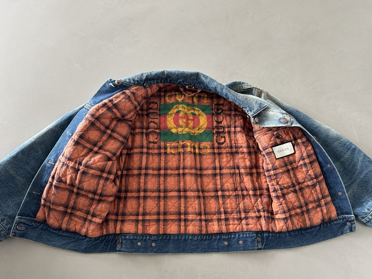 Giacche: Gucci Jeans Jacke – Usato da Aesch LU venduto da Natallina 1