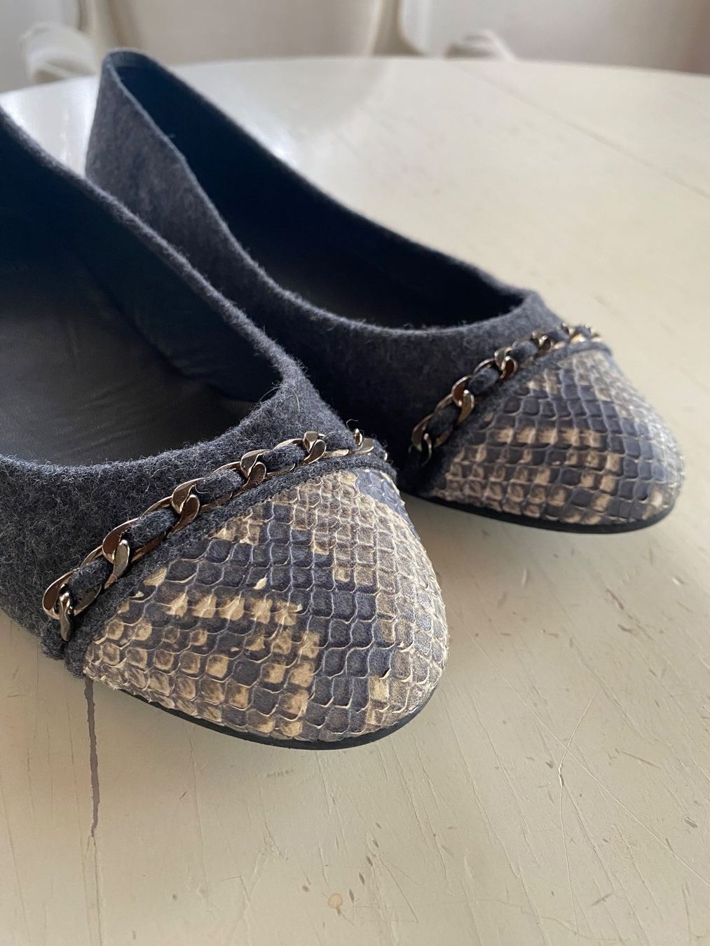 Stuart Weitzman Scarpe da donna: Stuart Weitzman Ballerinas, Grau, Schlangenmuster, Grösse 36 – Usato da Bettwiesen venduto da shopgirl19 2