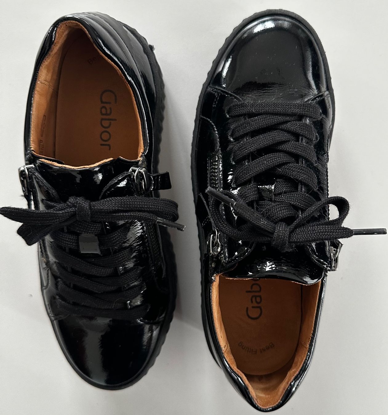 Gabor Damenschuhe: Gabor Lackleder Sneakers low Damen 36 – Gebraucht aus Liestal von Ballybs 1