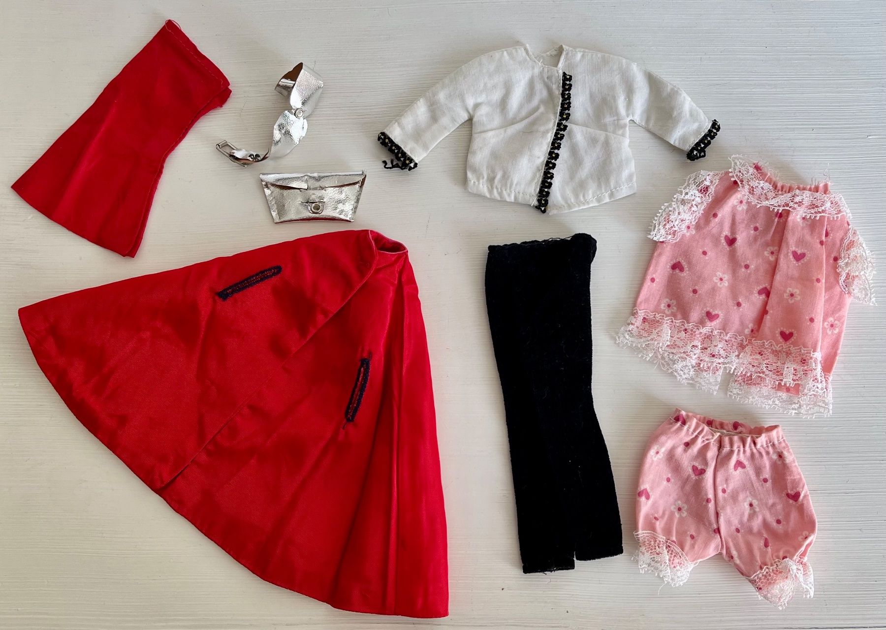 Bambole: 3 outfit vintage per Barbie – Usato da Breganzona venduto da mas_tv72 2