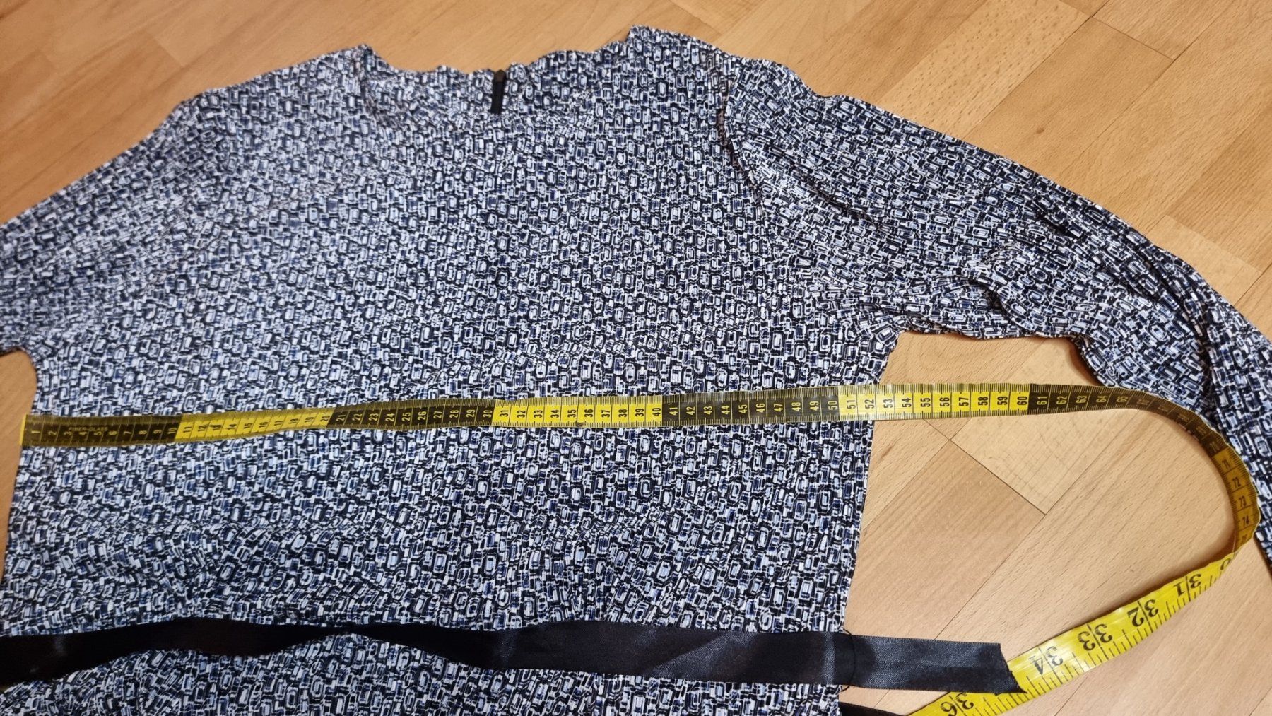 Vestiti: Elegantes Midikleid mit Gürtel Gr. XL – Usato da Wald ZH venduto da CapLux 8