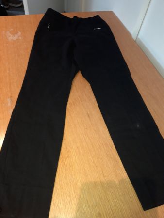 schwarze Hose