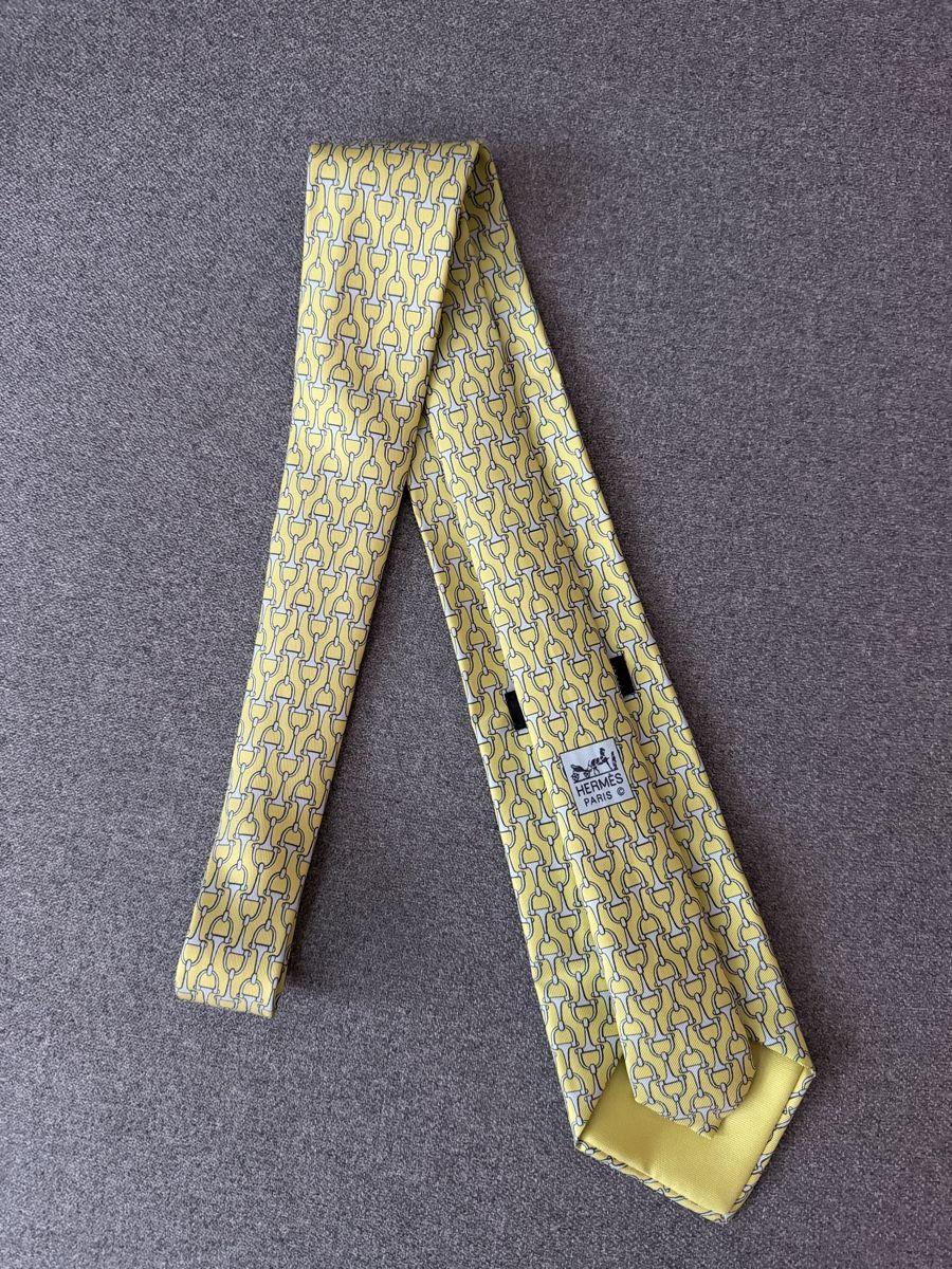 Hermès Cravatte: Cravate Hermès jaune – Usato da Genève venduto da Red_dot 1