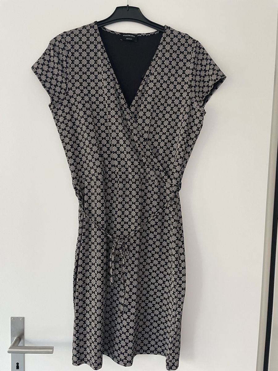 Vestiti: Damenkleid Gr M – Usato da Rüti ZH venduto da kar_xx9l