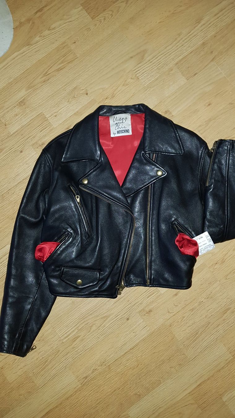 Moschino Giacche: Kurze Leder Jacke Moschino – Nuovo (secondo la descrizione) da Safenwil venduto da FlyingFighter