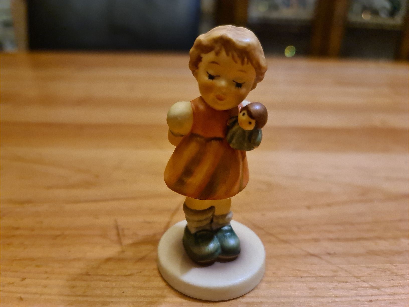 Hummel Statuette: Hummel Figur Goebel Kasperle ist da  – Usato da henau venduto da Rockj