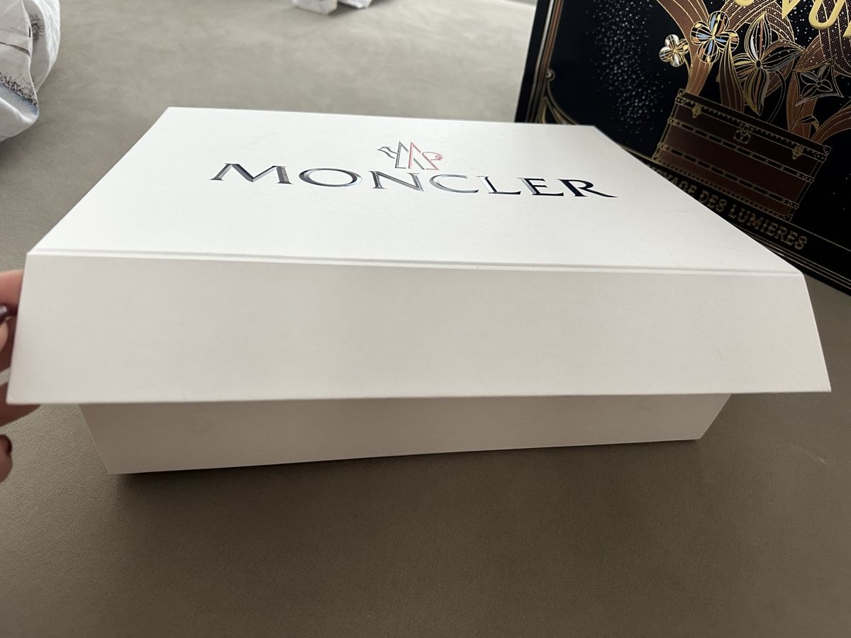 Moncler Altro in Decorazioni & Accessori: Moncler Box  – Nuovo (secondo la descrizione) da Zürich venduto da Coco.swiss 2