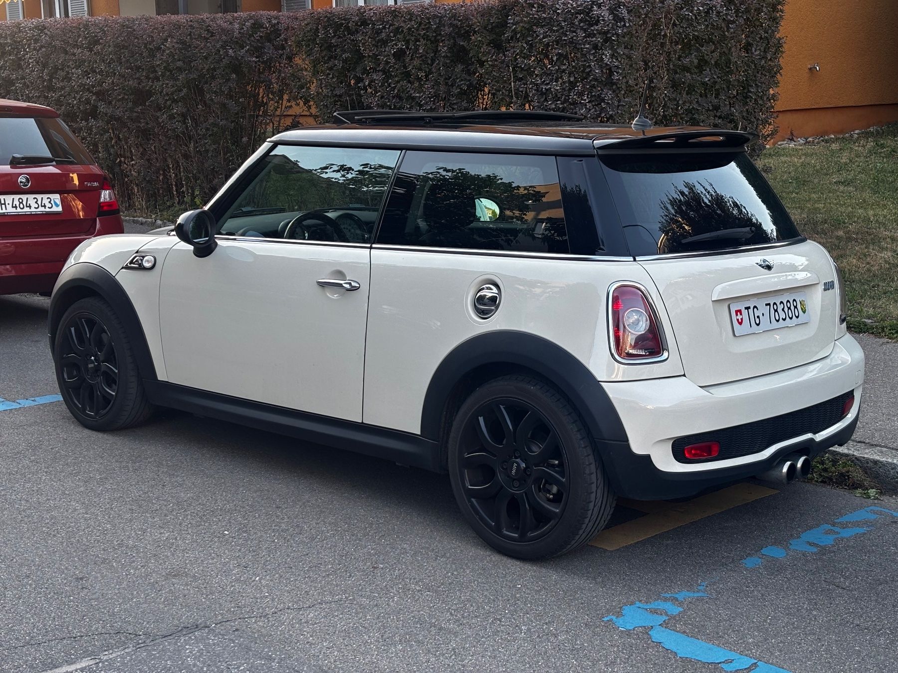 Mini Autos: MINI COOPER S Chili Panorama Leder Xenon – Gebraucht aus Sulgen von eytsh 1