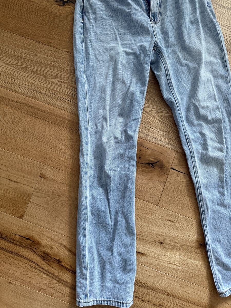 Stradivarius Jeans: Straight Hose Gr 42 – Gebraucht aus Hüttwilen von sar_8gj7 2