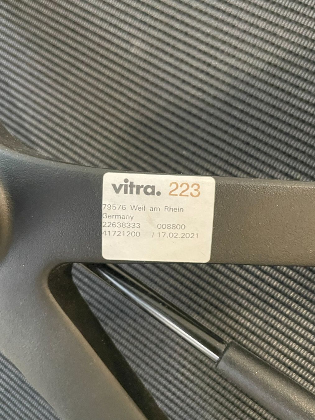 Vitra Sedie: Physix Studio Bürodrehstuhl schwarz von Vitra – Usato da Zürich venduto da kiddoroboto 3
