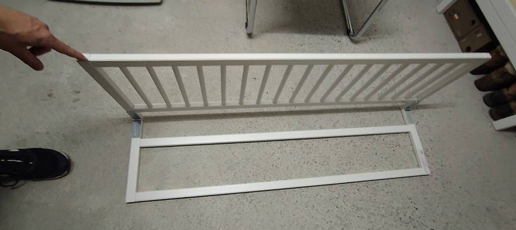Box & Barriere di sicurezza: Bettschutzgitter weiss Holz – Usato da Männedorf venduto da Chrix5 2