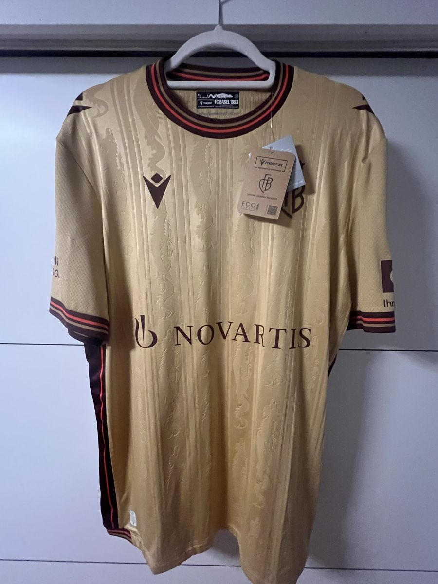Leibchen & Hosen: Fc Basel Trikot Gold – Neu und originalverpackt aus Beinwil am See von justin.. 1