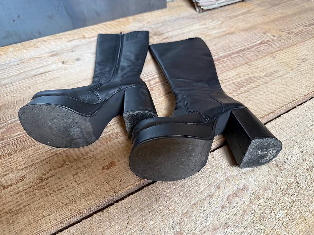 Chaussures femmes: Plateaustiefel – D'occasion à Wolfisberg par Santschi70 1
