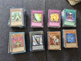 Lot de 600 cartes Yu-Gi-Oh 