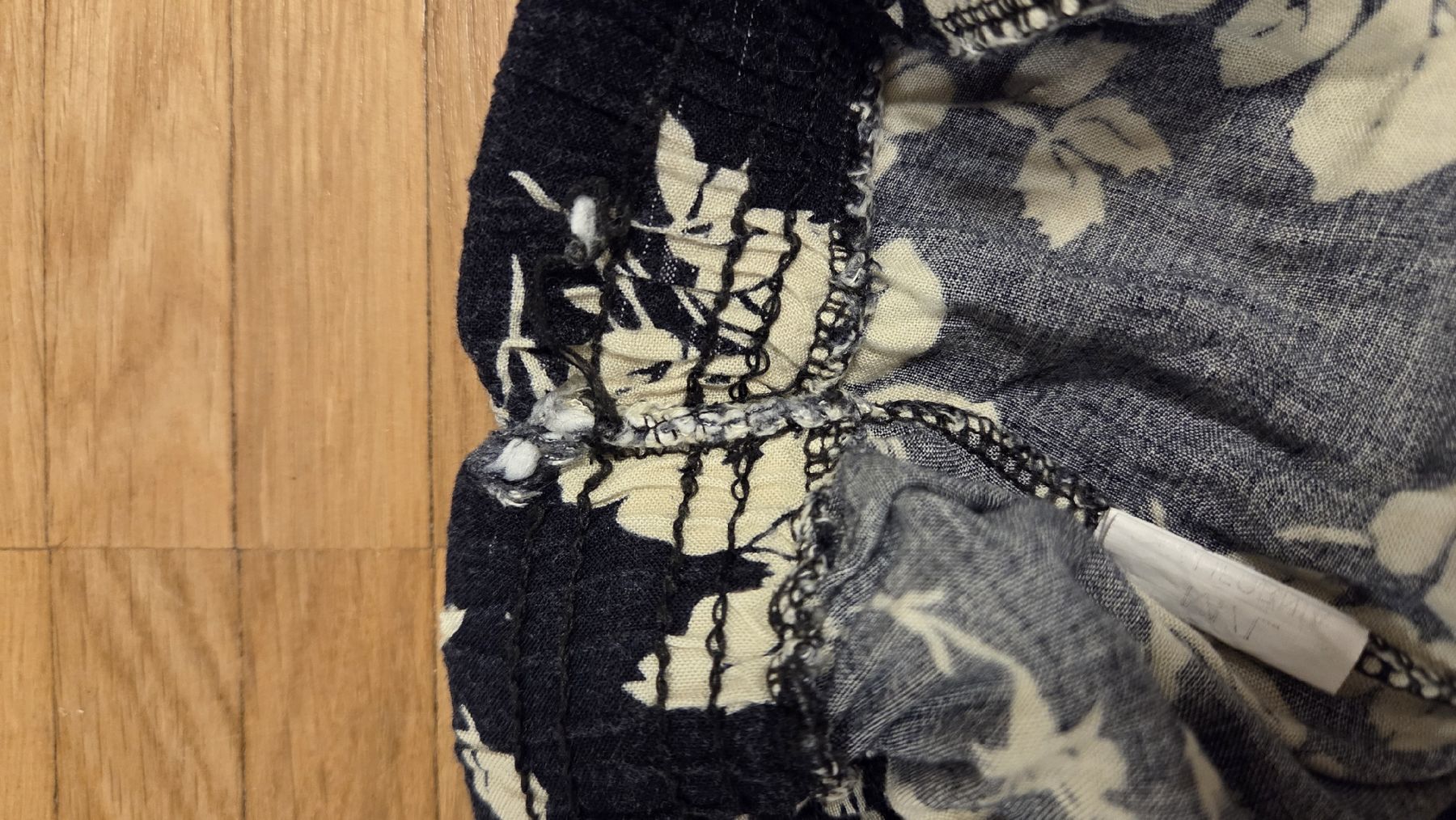 Gonne: Stoffjupe mkt Blumenmuster, Grösse M/L – Usato da Dättwil AG venduto da Mafalda007 3