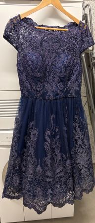 Abend-/Hochzeitsgastkleid blau bestickt
