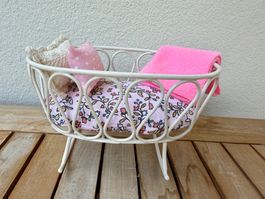 Metall-Wiege rosa für Puppenhaus, passt auch zu Maileg
