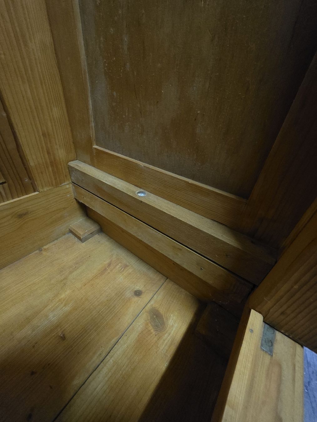 Armadi: Massiver Tannenholz Schrank – Usato da Montlingen venduto da Eifach_nur_Bellinda 3