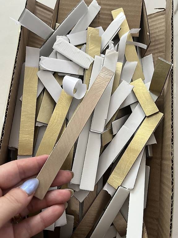 Aufkleber: schachtel mit goldige oder rosegold wandfliesen kleber – Gebraucht aus Adligenswil von balboa5