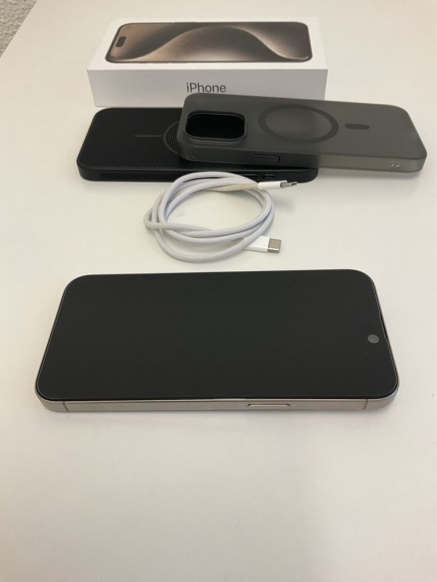 Apple Portables: Iphone 15 pro max – D'occasion à Zürich par DemiSu 3