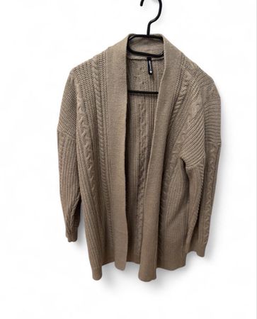 Damen Strickjacke beige Zopfmuster