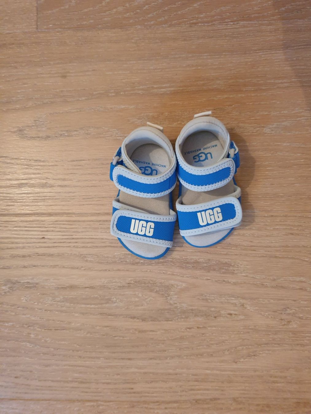 Ugg Chaussures hommes: Sandalen von UGG – Neuf avec emballage d'origine à Frick par eva_8krq