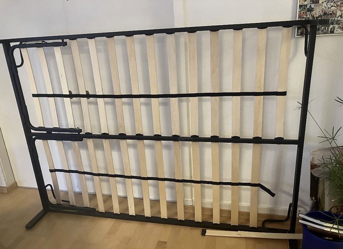 Letti: Bettgestell 160 x 200cm – Usato da Zürich venduto da hilarialeonie