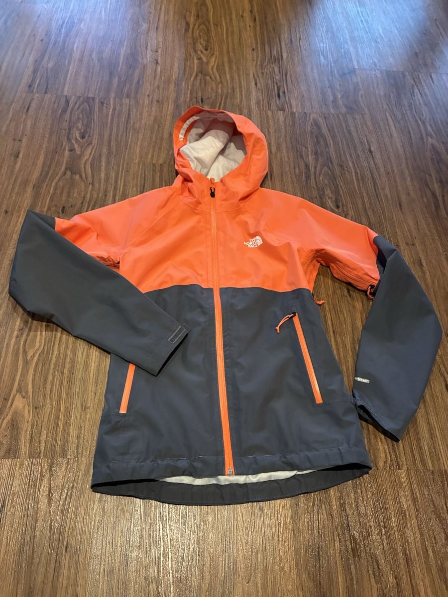 North Face Vestes: Regenjacke North Face – D'occasion à Benken SG par Coweb