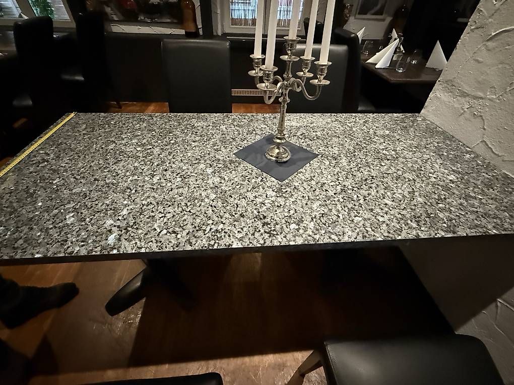 Tavoli: Granit Tisch – Usato da Gutenswil venduto da dam_rdy8 1