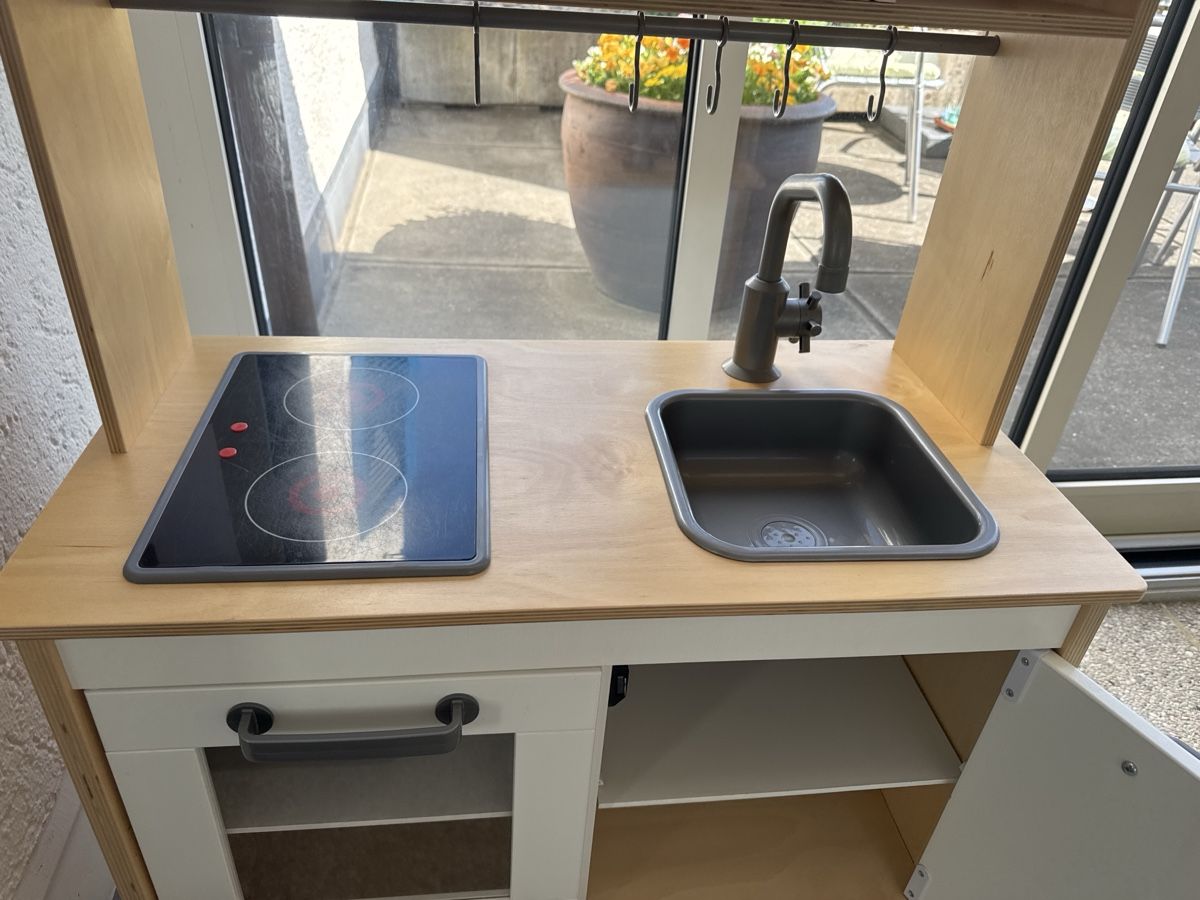 Ikea Spielzeuge: Ikea Spielküche – Gebraucht aus Rickenbach SO von 260_r7l9 1
