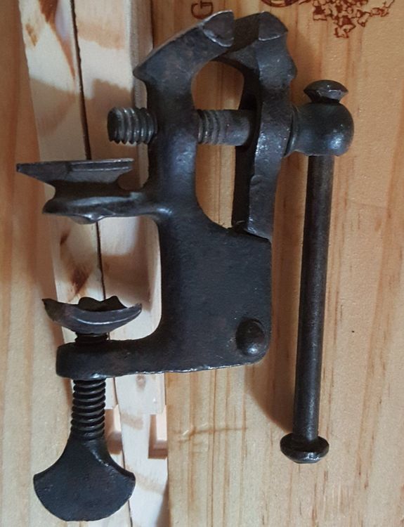 Étau de sculpteur – Outils Anciens