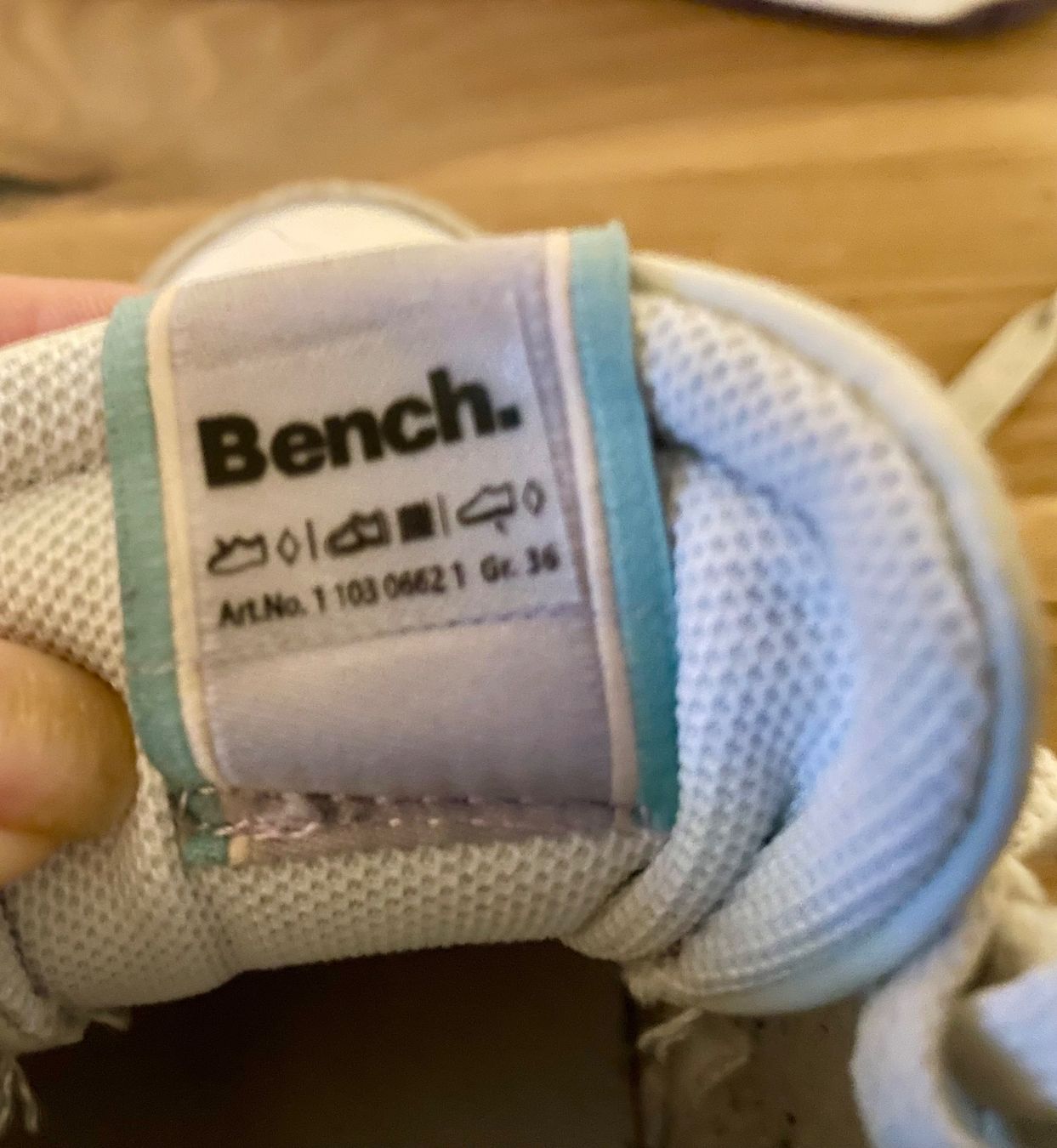 Bench Schuhe für Mädchen: Coole Turnschuhe von BENCH Grösse 36 – Gebraucht aus Fehraltorf von Marlene4 4