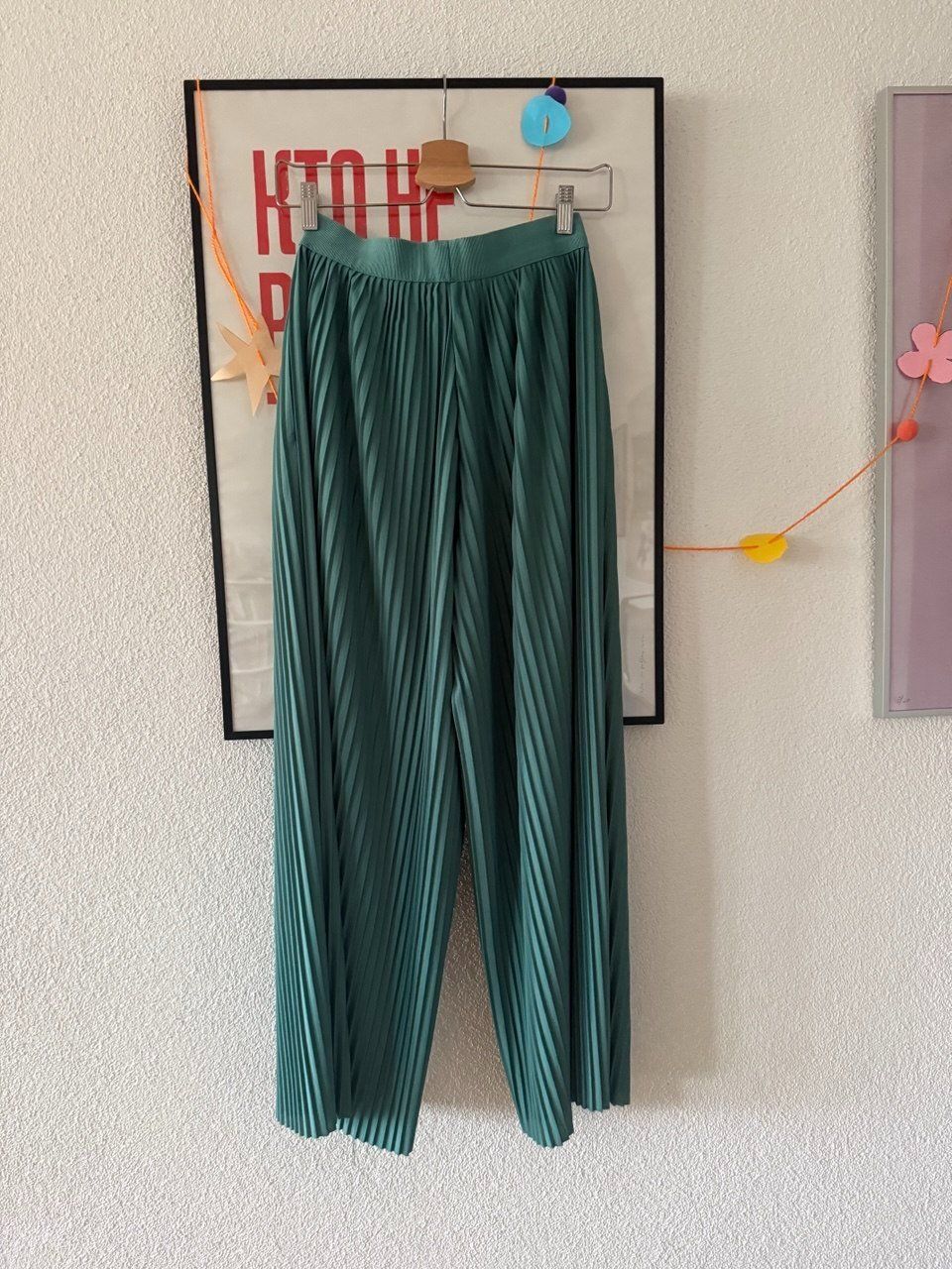 Cos Hosen: COS PLISSÉ TROUSERS – Gebraucht aus Zürich von futurmutur 1