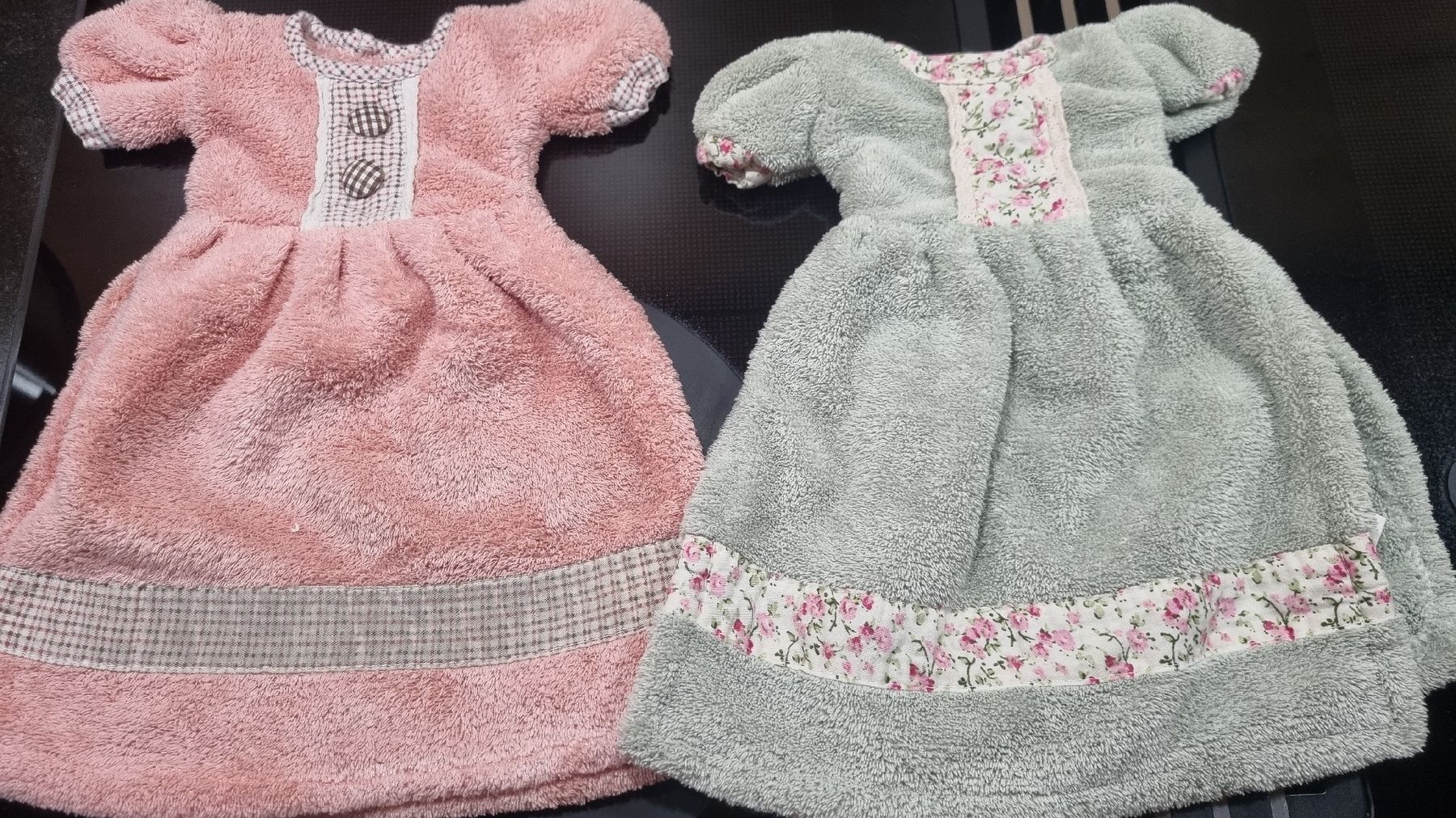 Badetücher: Hand towel – Neu (gemäss Beschreibung) aus Le Locle von vri_c59x
