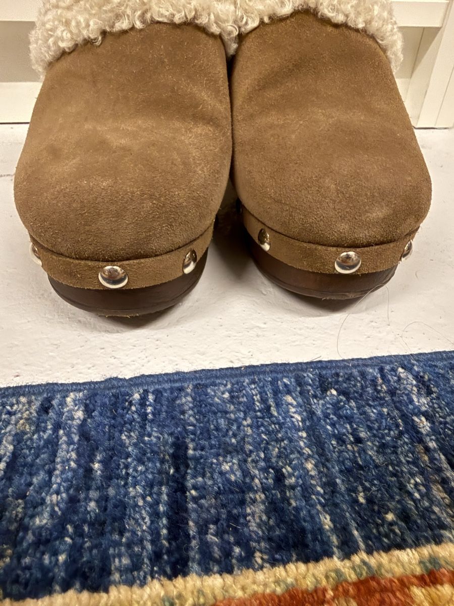 Scarpe per ragazze: Macarena shearling clogs, size 38, slip-on fall shoes – Usato da Meggen venduto da Hublot2009 1