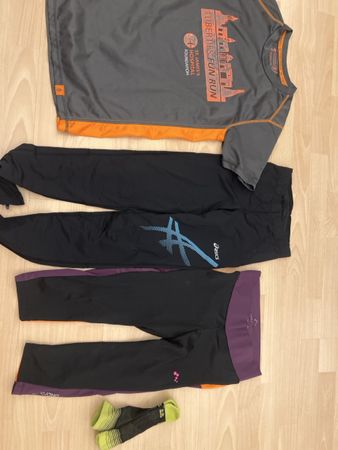 Sportpaket Damen XS/S: Asics, Only Play, Laufsocken-Set!