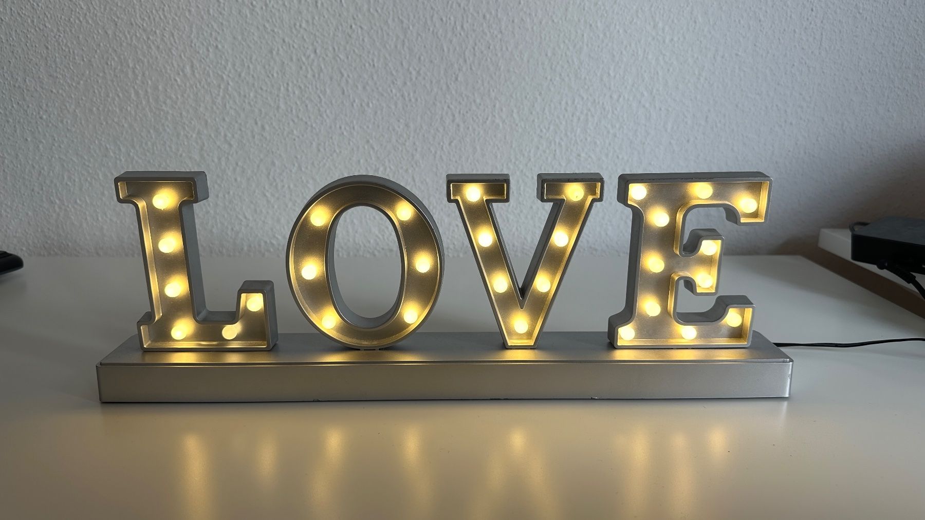 Lampen: Buchstabenlampe LOVE silberfarben – Gebraucht aus Thun von yvonne.95 2