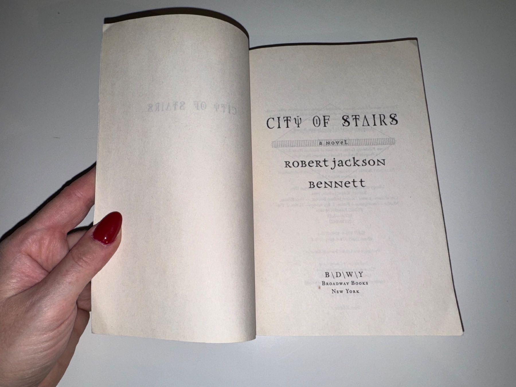 Libri: NOVEL: Robert Jackson Bennet, City Stairs – Usato da Grosswangen venduto da English_books 2