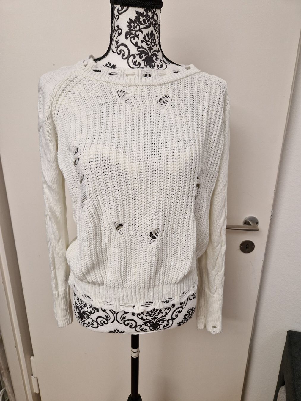 Maglioni & Felpe: Weisser &Orangegelb Strickpullover Gr. M - Destroyed Look – Nuovo (secondo la descrizione) da Glattbrugg venduto da mas_75t2