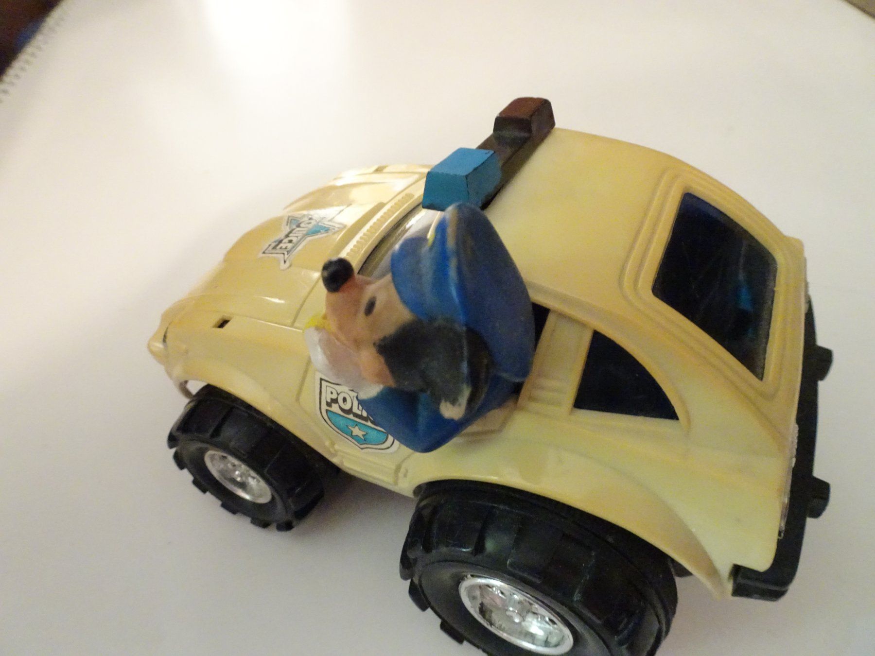 Disney Giocattoli: Micky Maus als Polizist im gelben Auto Comics – Usato da Schönenwerd venduto da schnitzunddrunter 2