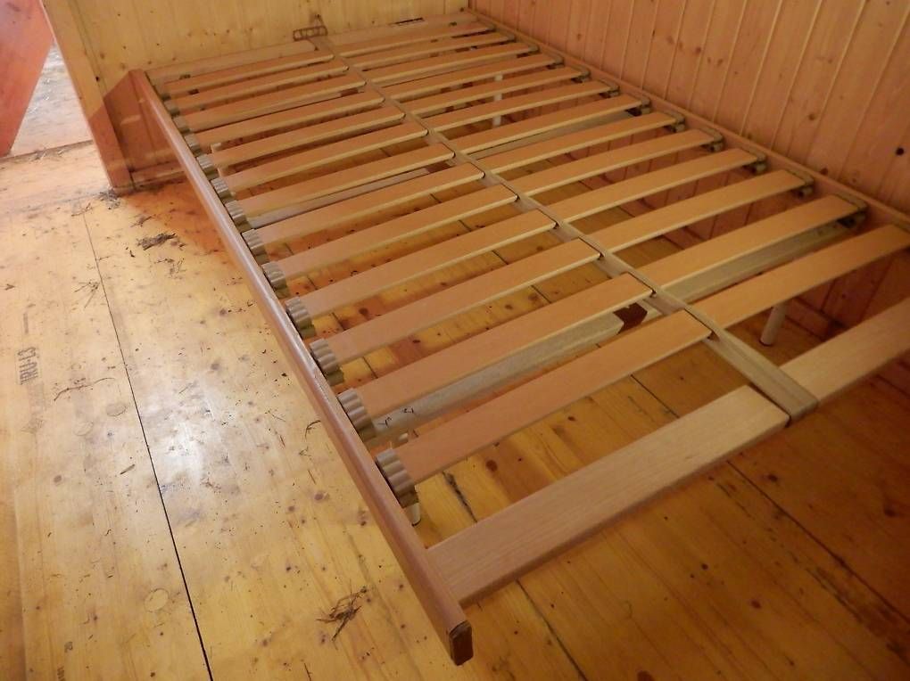 Lits: Bettrost mit Matratze 200 x 120 cm – D'occasion à Walchwil par marcokunz 1