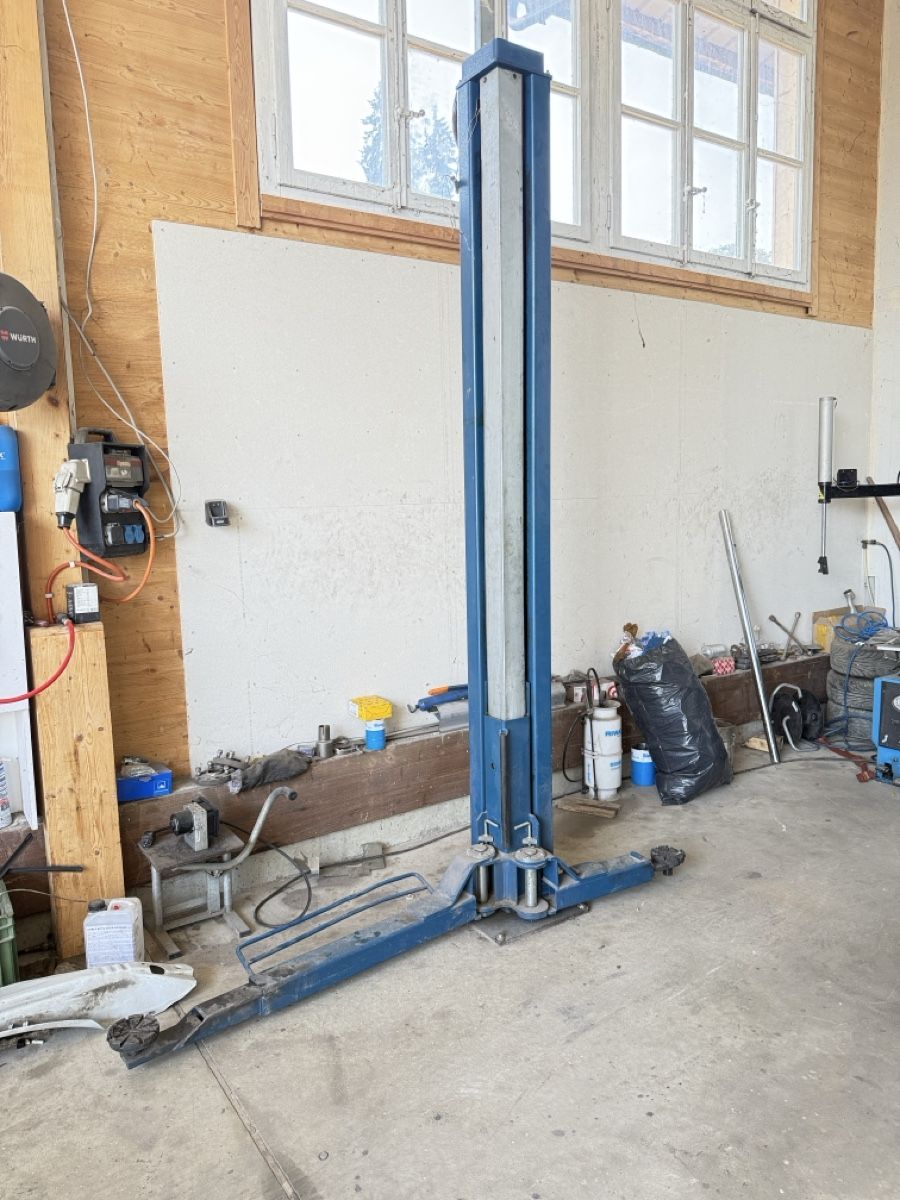 Sonstiges Fahrzeugzubehör: autolift nussbaum – Gebraucht aus Tschugg von polog41